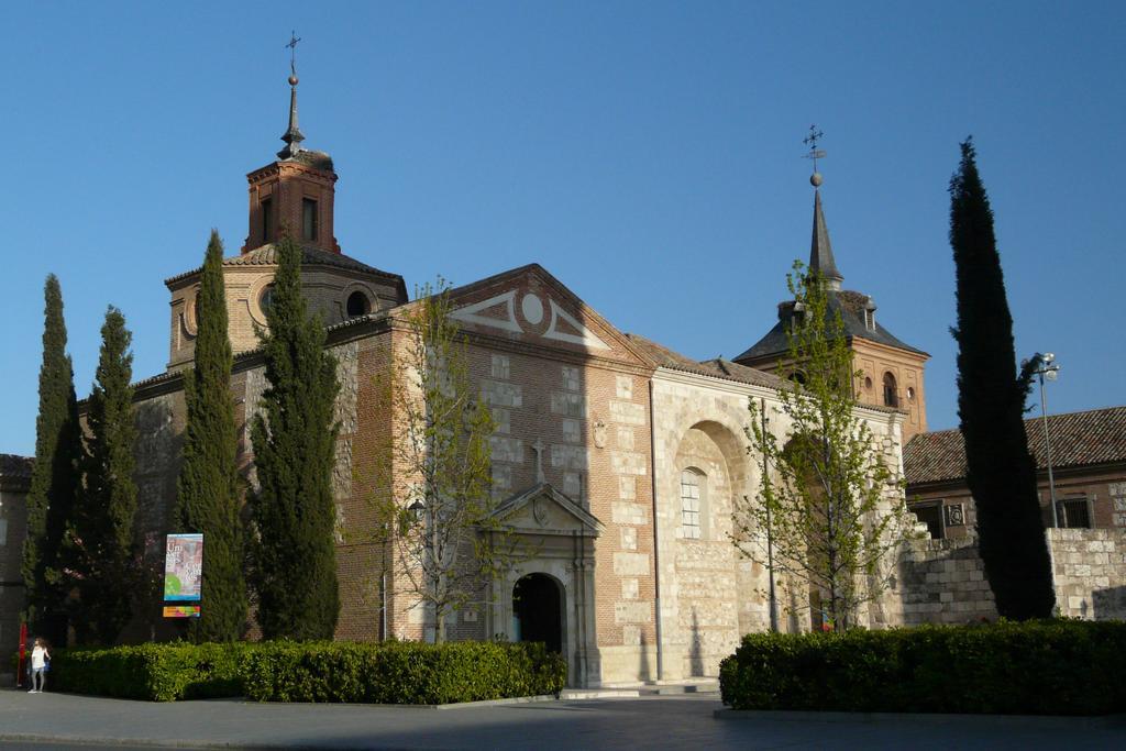 Hotel Ciudad De Alcala à Alcalá de Henares Extérieur photo