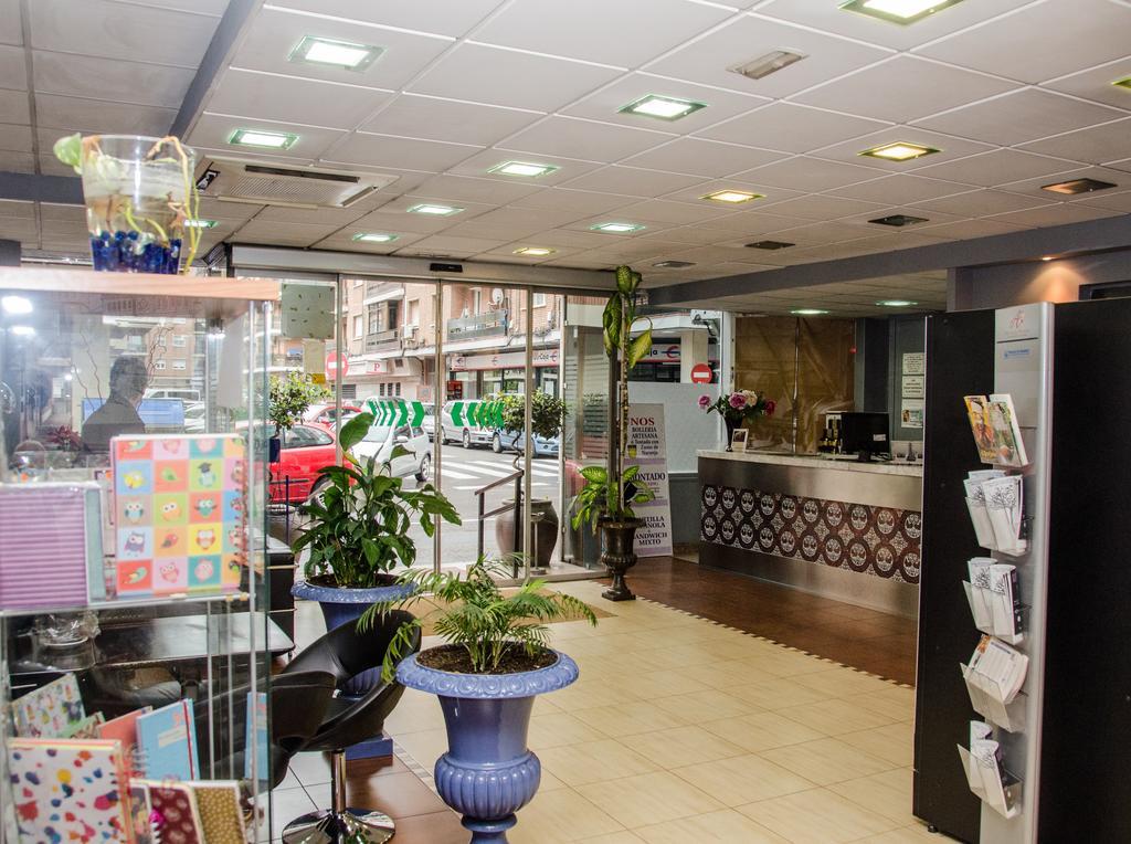 Hotel Ciudad De Alcala à Alcalá de Henares Extérieur photo