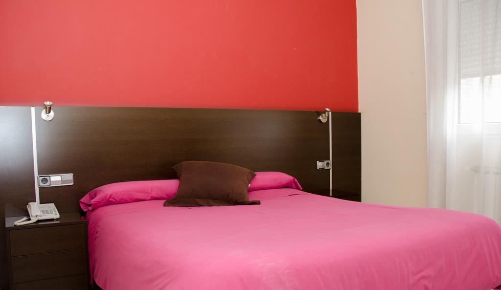 Hotel Ciudad De Alcala à Alcalá de Henares Extérieur photo
