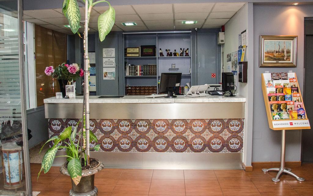 Hotel Ciudad De Alcala à Alcalá de Henares Extérieur photo